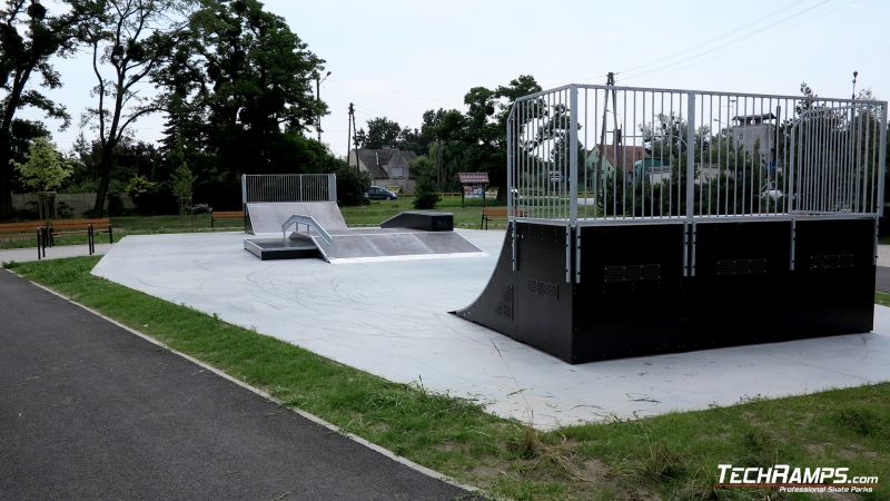 Dąbrowa skatepark